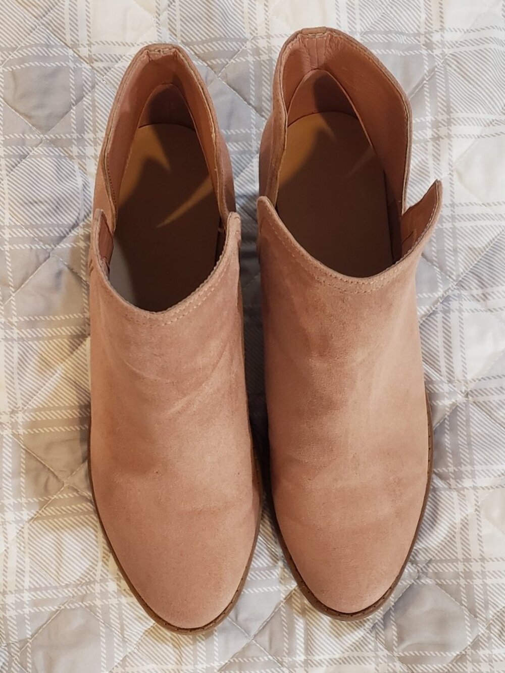 LOFT Women's Rose Faux suede ankle booties Size 10M